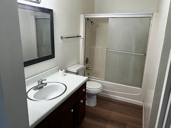 3rd image of 1260 Southwood Dr APT A