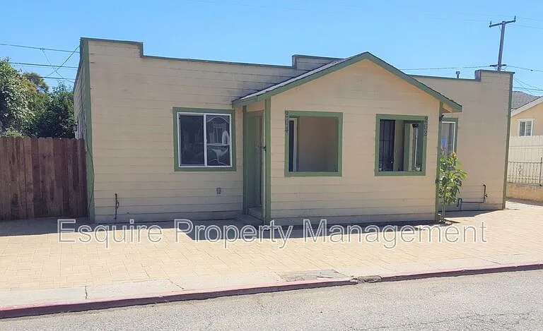 264 Franklin Ln — Photo 1