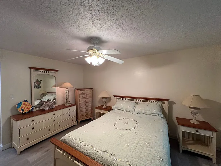 1172 Commodore Ct #203 — Photo 12