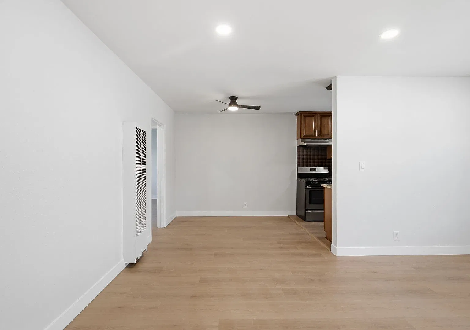 14620-14626 Magnolia Blvd — Photo 4