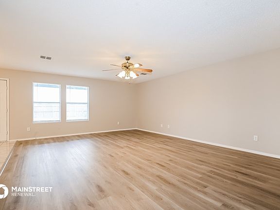 4th image of 1407 Stewart Dr