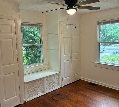 5th image of 1006 W Saunders Ave