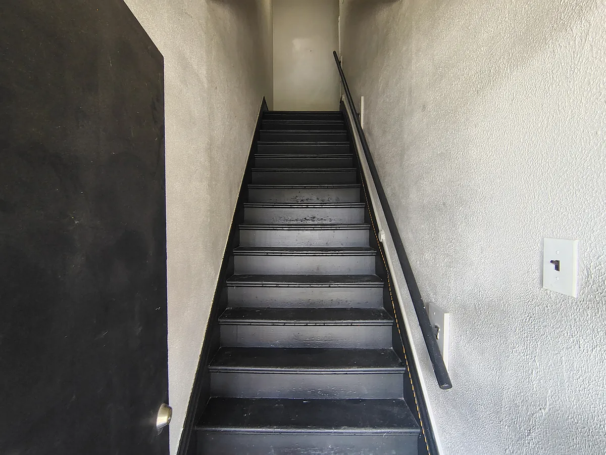Building Photo - 1112 Crosby St #2