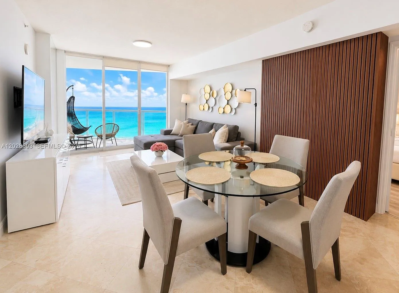 La Perla Condo — Photo 3