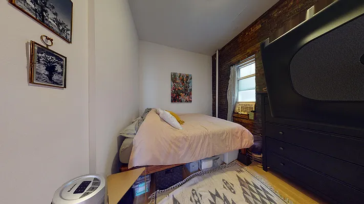 Rented by Bond New York | media 13