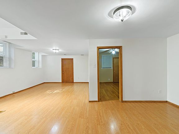 5th image of 2724 W Chicago Ave #1W