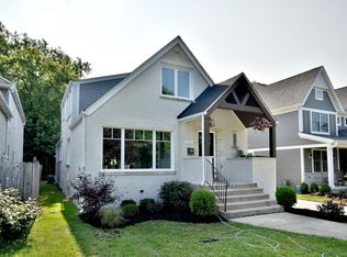 131 N Geneva Ave, Elmhurst, IL 60126