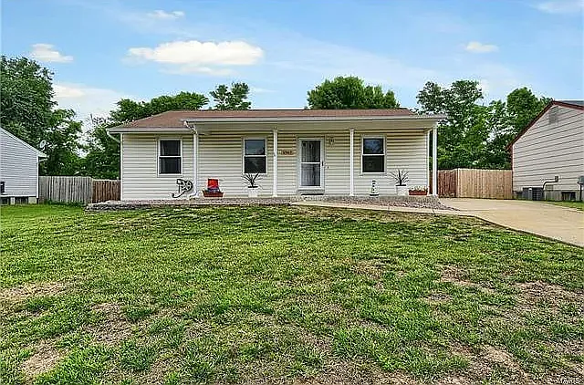1347 Shallow Lake Dr