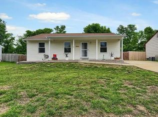 1347 Shallow Lake Dr, O'Fallon, MO 63366
