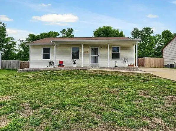 1347 Shallow Lake Dr, O'Fallon, MO 63366