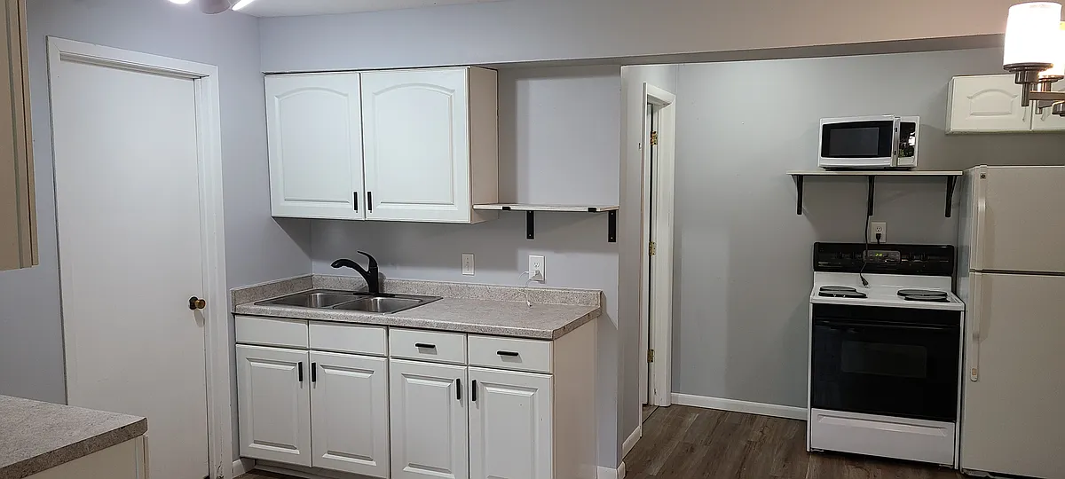 Building Photo - 1348 Oakview Dr #4