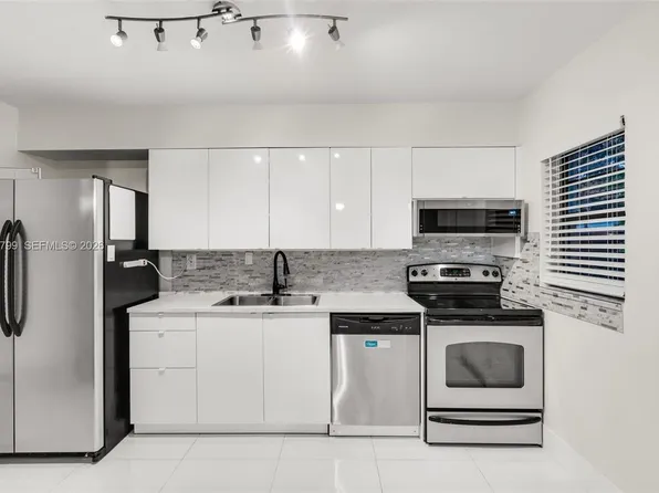 5655 NE 5th Ter, Oakland Park, FL 33334