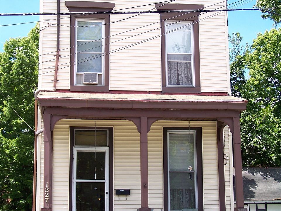 1st image of 1227 1st Ave
