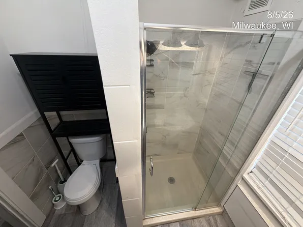 3215 N Bartlett Ave #1, Milwaukee, WI 53211