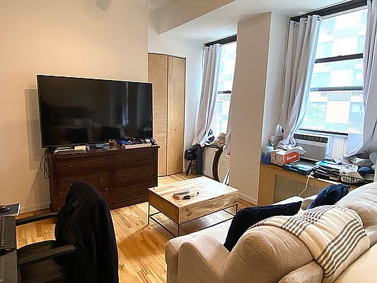 2nd image of 89 Bleecker St APT 3A