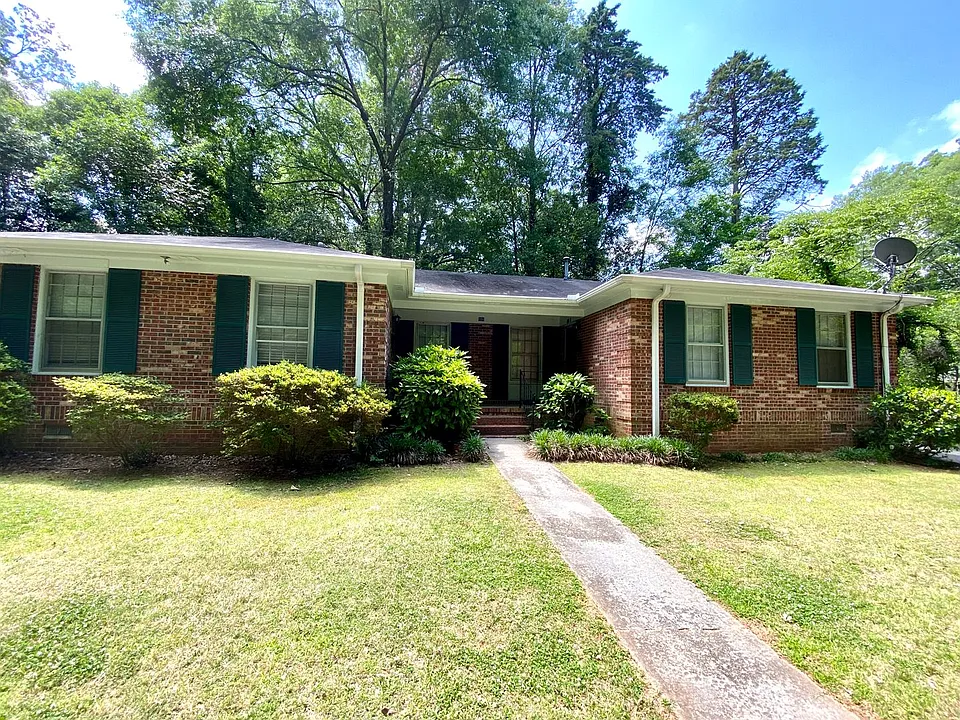 106 Strode Cir