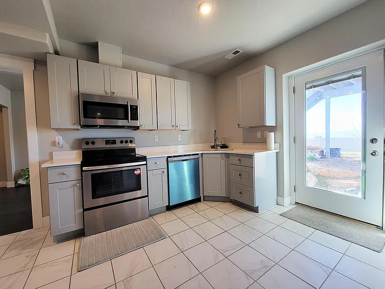 591 W Horizon Dr — Photo 11