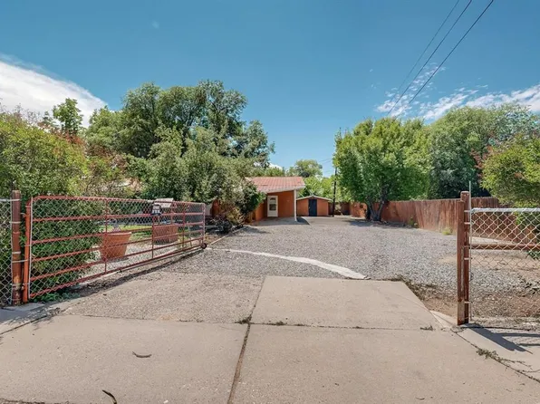 1012 Zuni Ln, Espanola, NM 87532