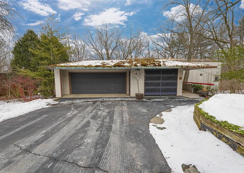1st image of 11 Regent Dr