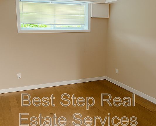 4th image of 10135 161st St NW