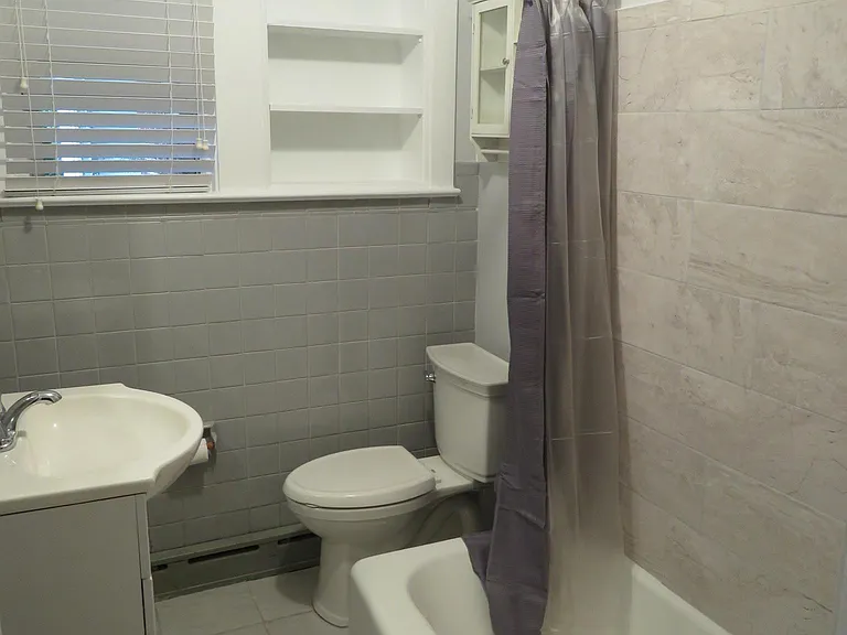 100 W Cuthbert Blvd #2 — Photo 4