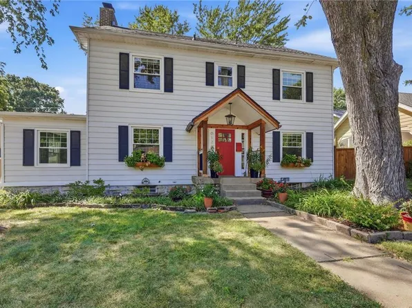 6124 Oak St, Kansas City, MO 64113