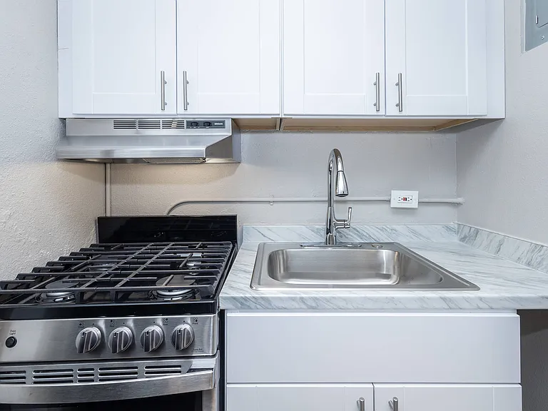 Palisade Apartments — Photo 36