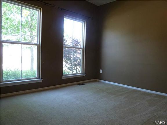 3rd image of 15505 Jost Main St