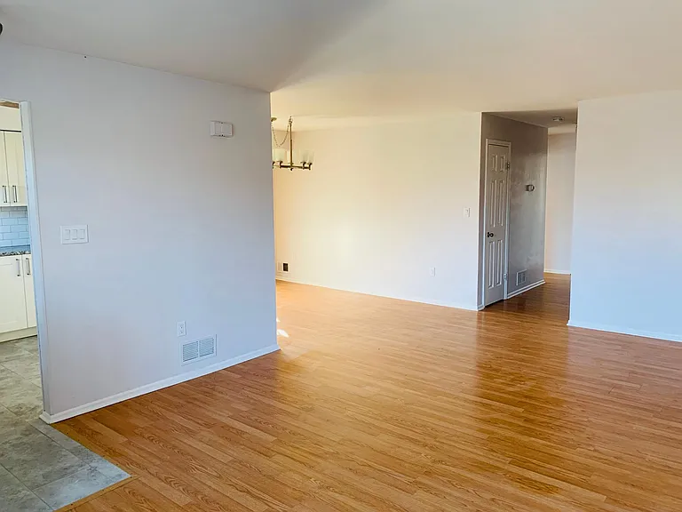 1 Fairway Ct — Photo 8