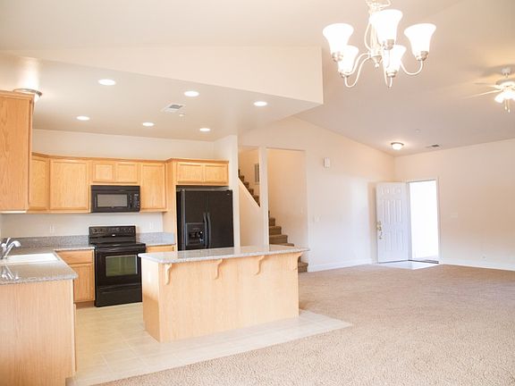 3rd image of 67 Pepperwood Ln