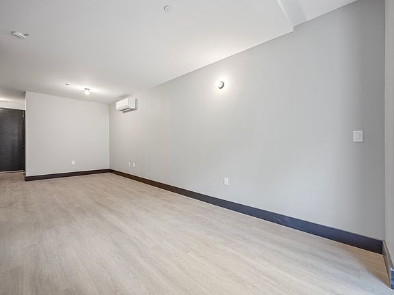 3rd image of 254 Winthrop St #2A