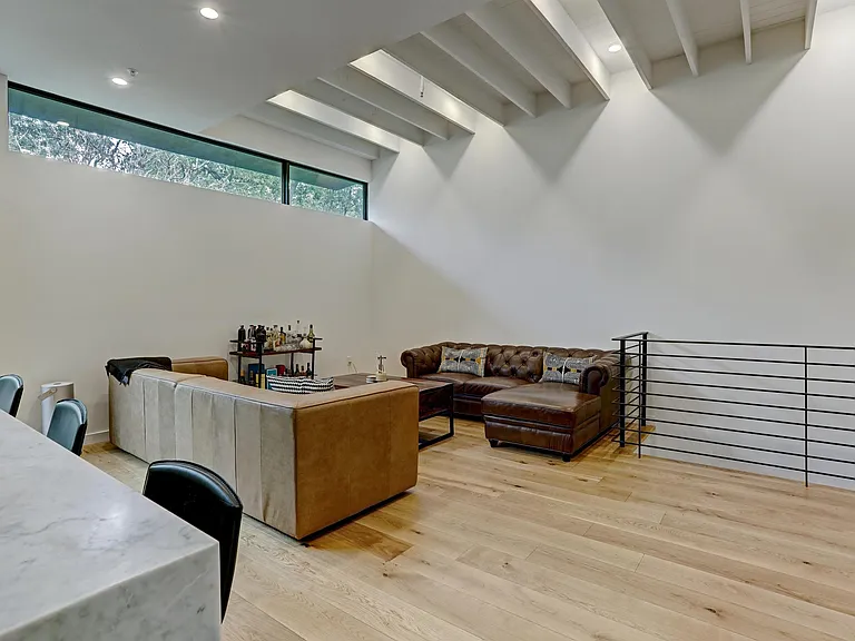 1713 Bluebonnet Ln #D — Photo 7
