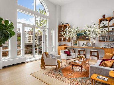141 E 88th St, New York, NY, 10128
