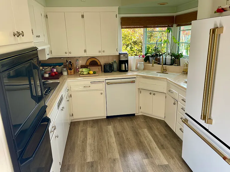 970 Tarento Dr — Photo 25