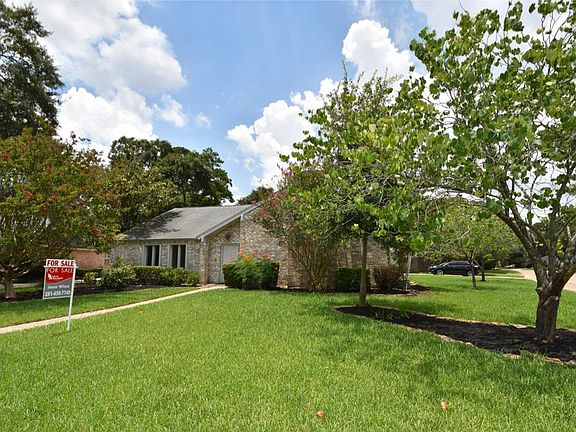 3rd image of 5302 Spanish Oak Dr