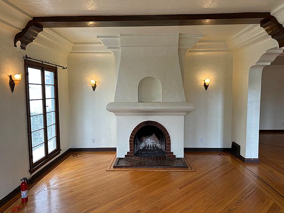 2nd image of 1220 S Sherbourne Dr #1220