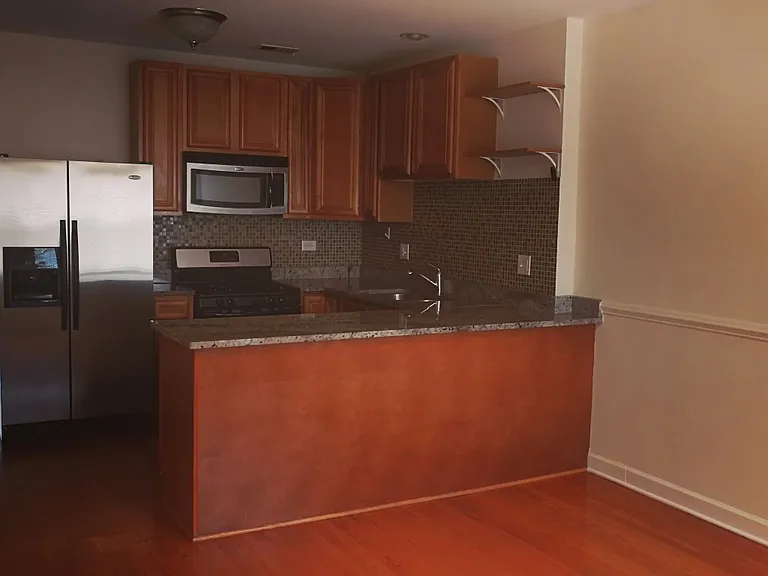 6311 N Albany Ave #1B — Photo 3
