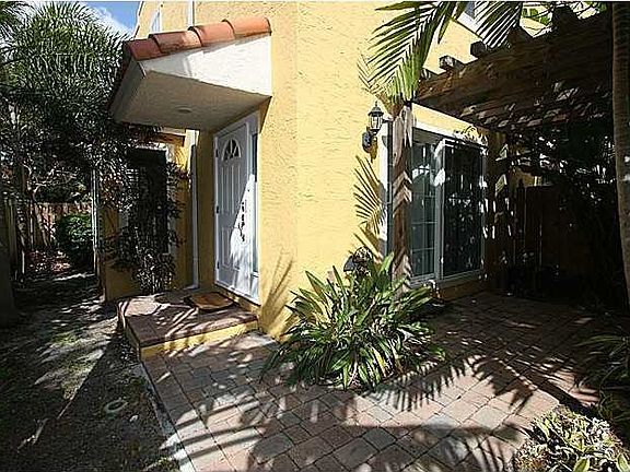 2nd image of 719 NW 1st Ave