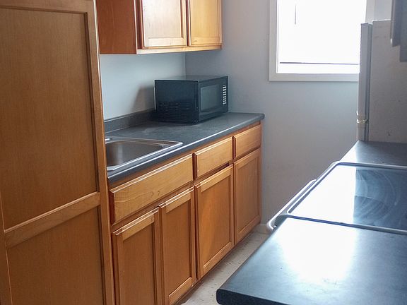 5th image of 315 Glenmore St