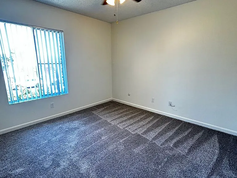 4054 Highland Ave — Photo 9
