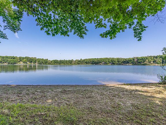 2nd image of Chain O Lakes Dr