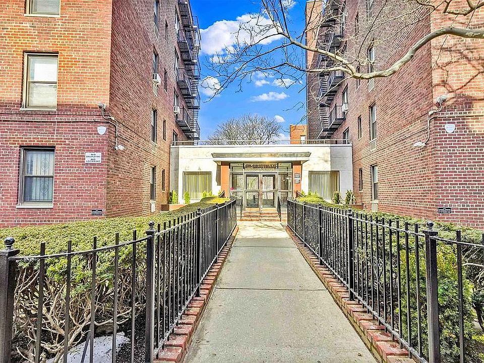 1st image of 141-05 Pershing Cres #516