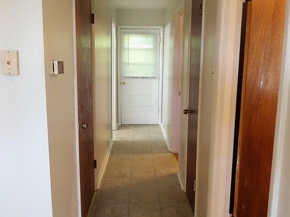 5th image of 176 Tartan Dr #B