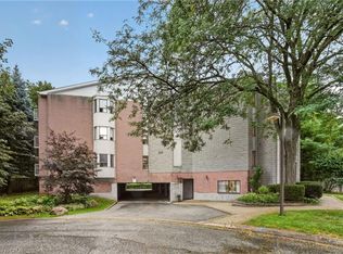 5 Niagara St #301, Grimsby, ON L3M5A3