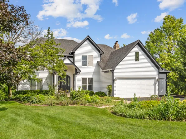 3N828 Meadowridge Cir, St Charles, IL 60175