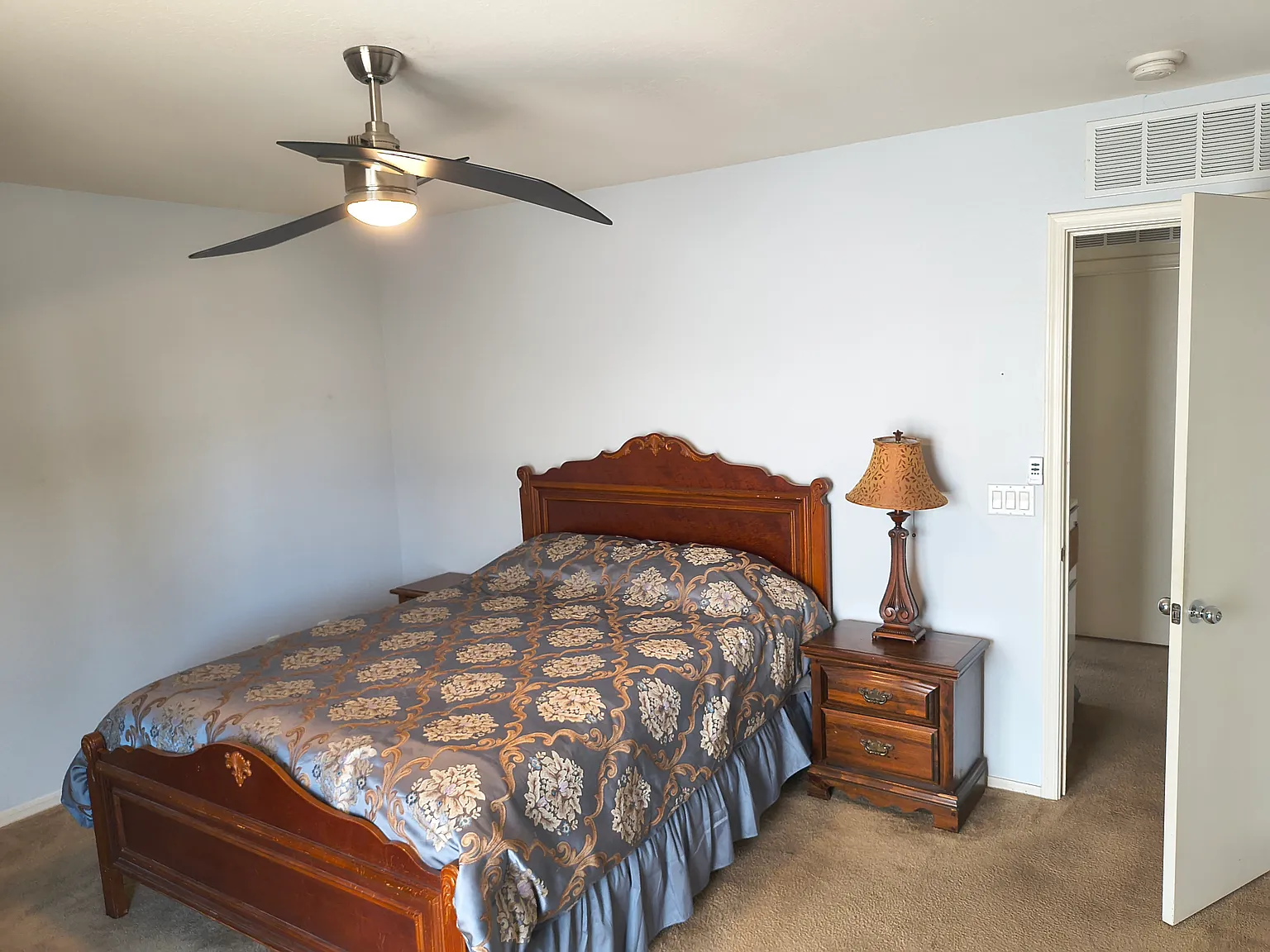 4 bed, 2.5 bath, 1825 sqft, $900 — Photo 3