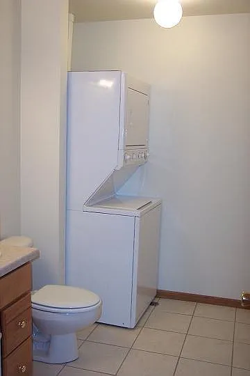 2 bed, 1.5 bath, 1100 sqft, $1,250 — Photo 1