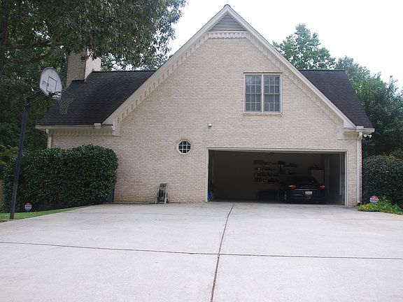 3rd image of 1528 Creek Mill Ct