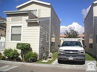 3rd image of 9921 Flora Vista St Unit 8