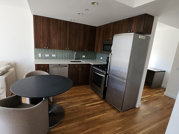 4th image of 303 10th Ave APT 8C